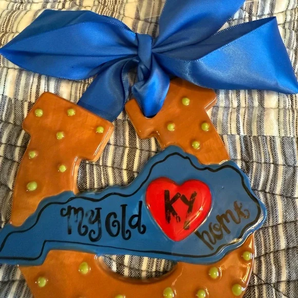 University of Kentucky Magnet and Decal Set - Picture 3 of 5